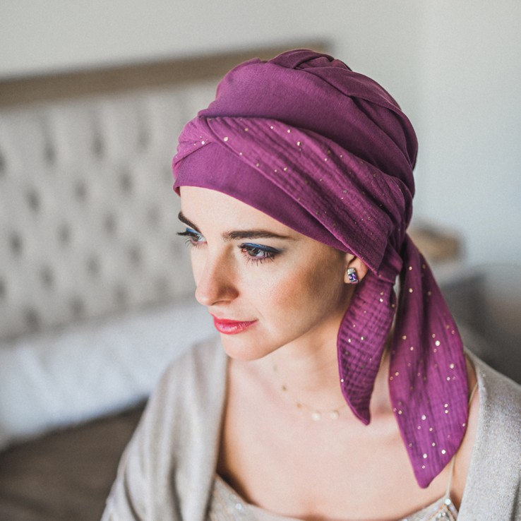 Turbante para pérdida de cabello Smooth Malva Gold, tejido suave de fibras naturales