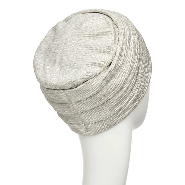 Ideal para quimioterapia o alopecia, aportando un look natural, femenino y seguro.