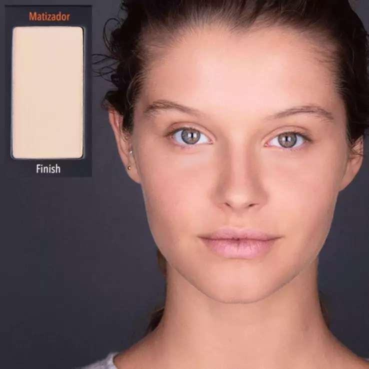 Textura sedosa de alta gama que no marca líneas de expresión ni reseca la piel