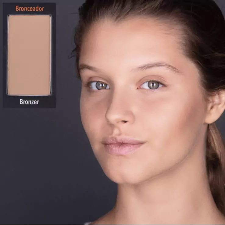 Dimensiona y estructura tus rasgos con un acabado natural y profesional