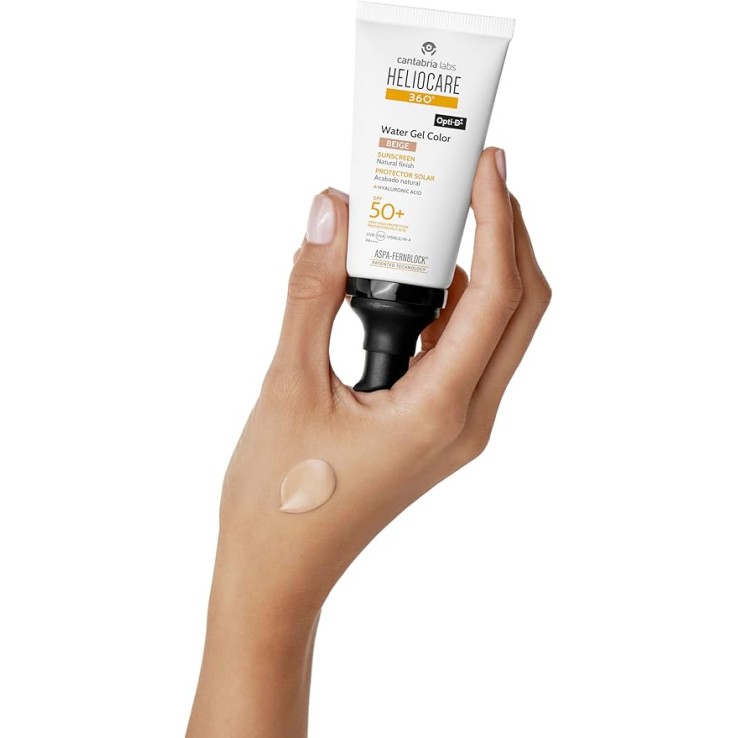 Envase con dosificador práctico para una aplicación facial higiénica y precisa.