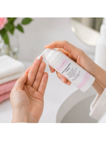 Crema nutritiva con aceite de argán para aliviar el picor facial.