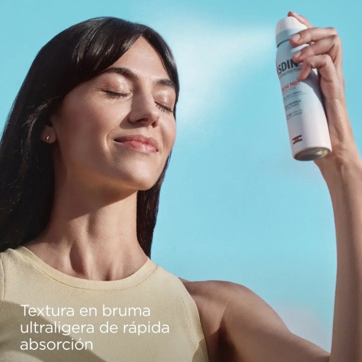 Cuida tu rostro a diario con el fotoprotector facial Isdin Mist SPF 50.