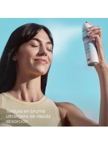 Cuida tu rostro a diario con el fotoprotector facial Isdin Mist SPF 50.