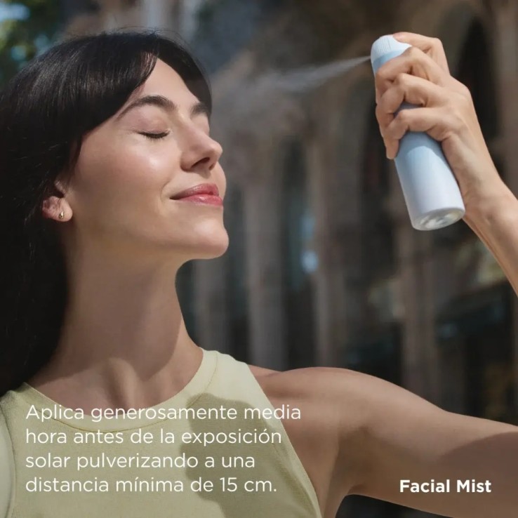 Reaplica tu protector solar sobre el maquillaje cómodamente sin dañarlo.