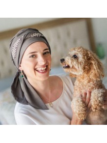 Pañuelo Oncológico · Smooth Ikat Brown en Tejido de Bambú · Carebell Headwear