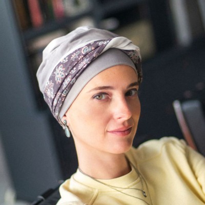 Turbante Oncológico Elegance Asian en Tejido de Bambú ·...