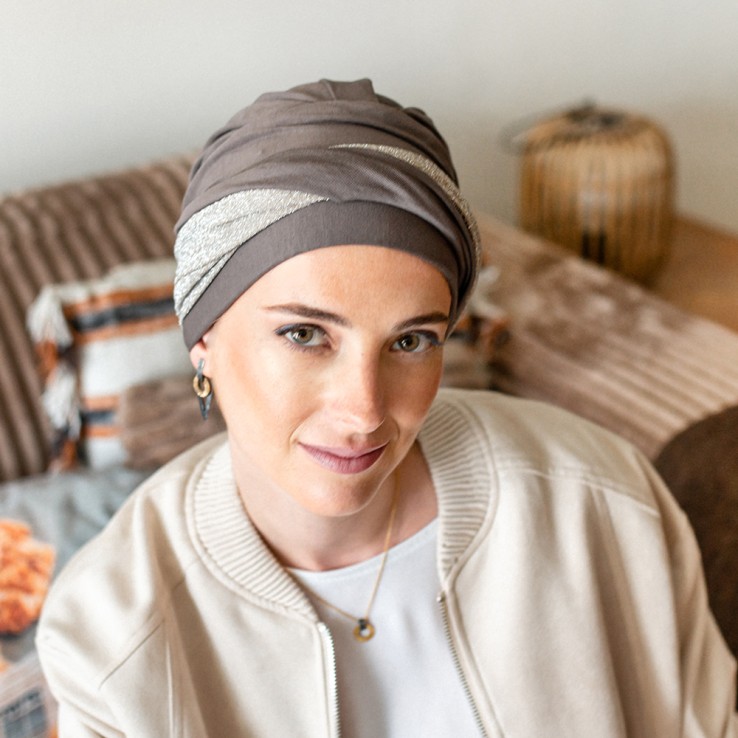 Turbante Oncológico Confort Gala Brown en...