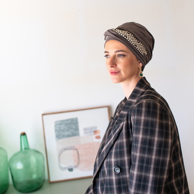 Turbante Oncológico · Confort Ikat Brown en...