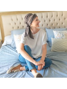 Pañuelo Oncológico · Smooth Ikat Brown en Tejido de Bambú · Carebell Headwear