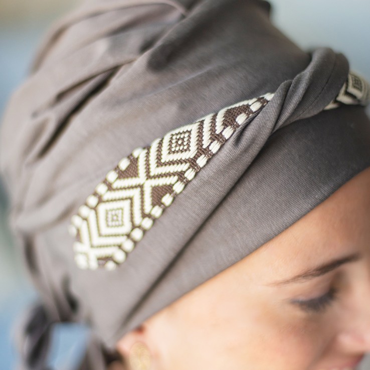 Pañuelo Oncológico · Smooth Ikat Brown en...