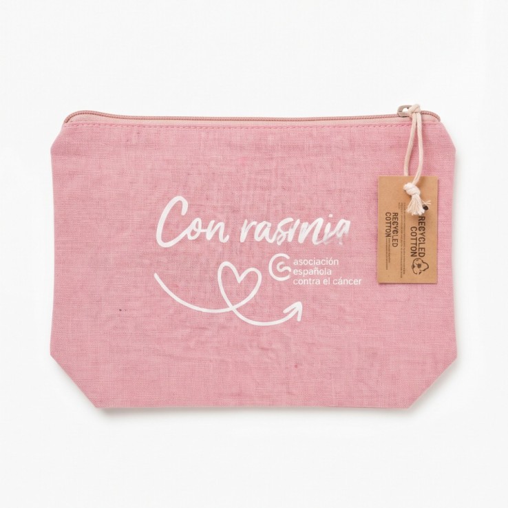 Detalle del neceser oncológico rosa AECC con diseño práctico y funcional.