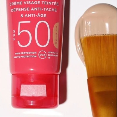 Apivita Bee Sun Safe Antiedad & Antimanchas SPF50 con Color 2