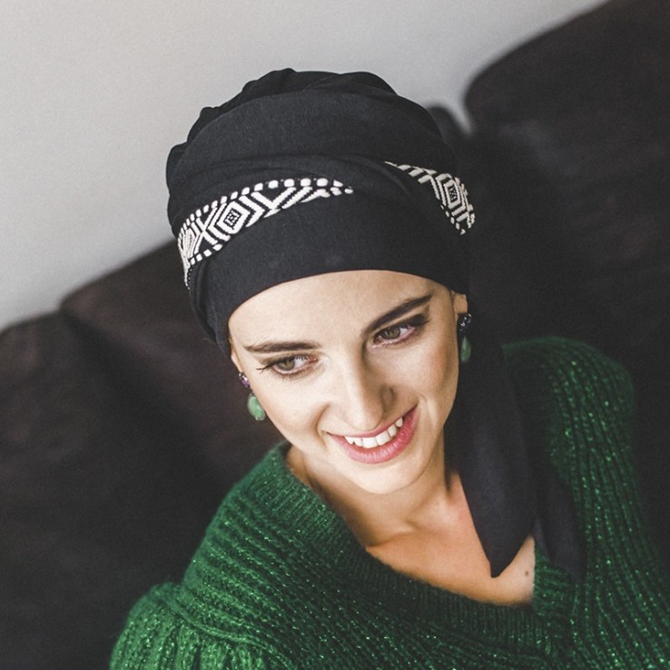 Pañuelo Smooth Ikat Negro · Carebell