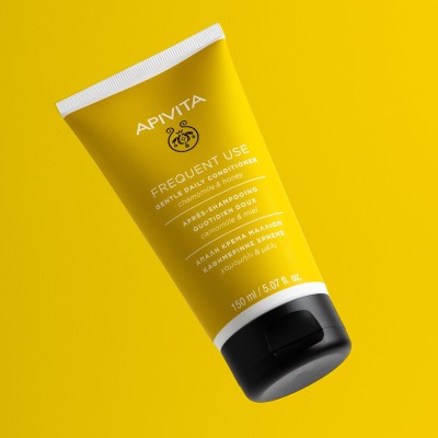 Acondicionador suave de uso diario Apivita con camomila y miel. Ideal para todo tipo de cabello. 2