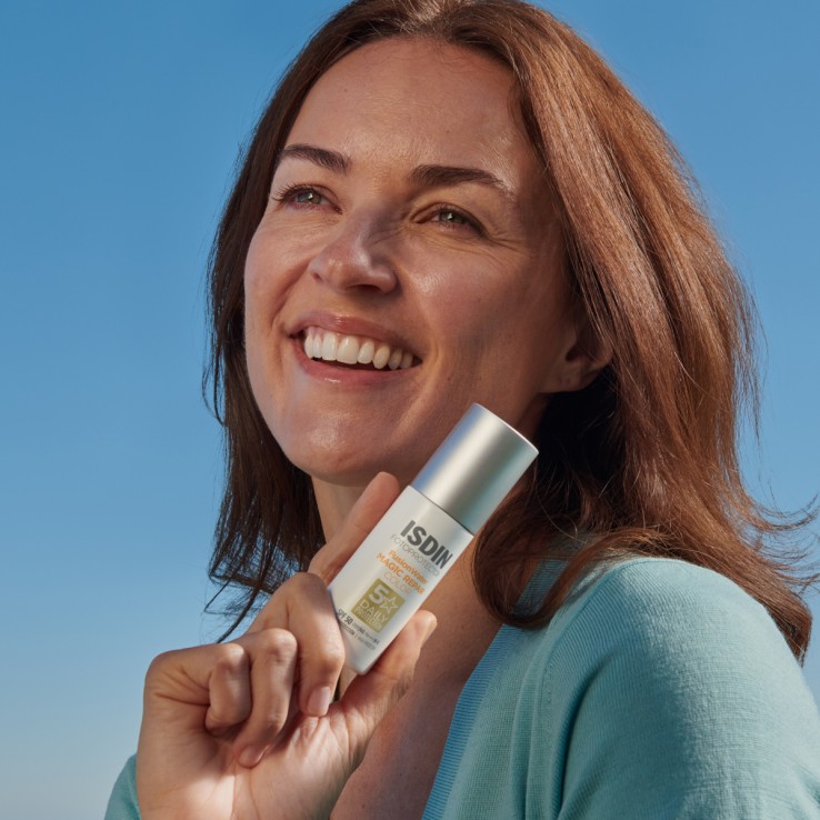 ISDIN Fusion Water MAGIC Repair Color SPF 50
