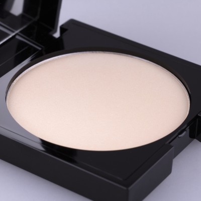 JORGE DE LA GARZA · Light Difusing · Polvo Compacto... 2