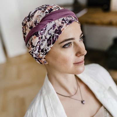 Turbante Confort Malva Flores · Carebell 2
