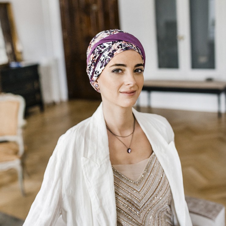 Turbante Confort Malva Flores · Carebell