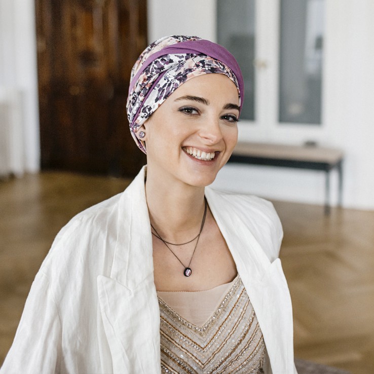 Turbante Confort Malva Flores · Carebell