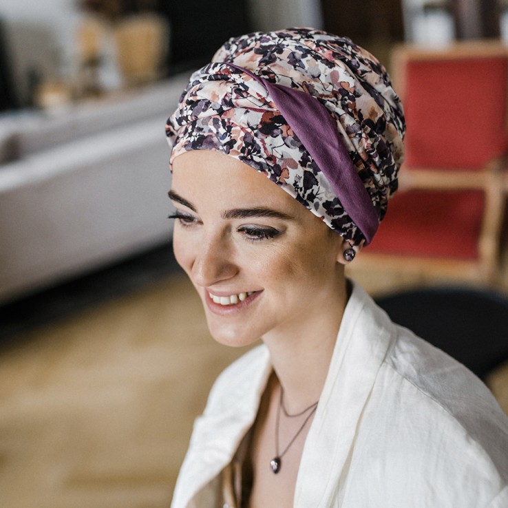 Turbante Confort Malva Flores · Carebell